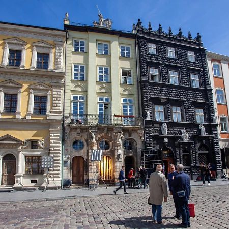 Artrooms -Round Windows Rynok Sq Lviv Exterior foto