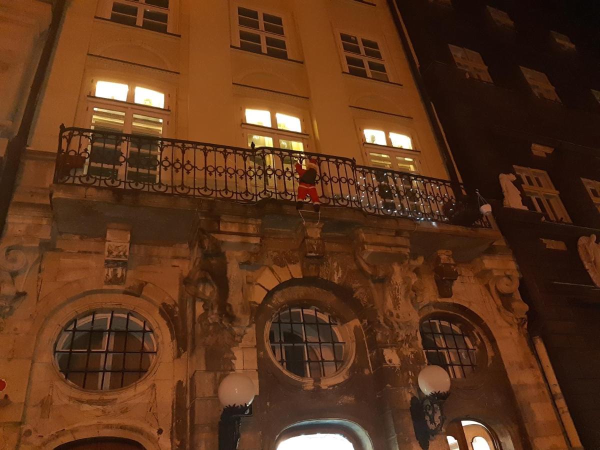 Artrooms -Round Windows Rynok Sq Lviv Exterior foto