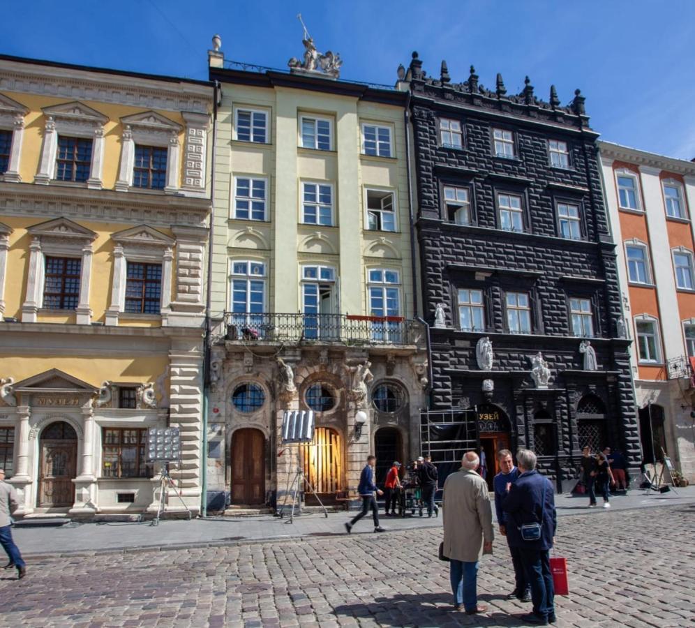 Artrooms -Round Windows Rynok Sq Lviv Exterior foto
